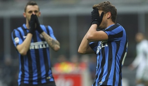 Inter mất ngôi vô địch lượt đi, Mancini đổ lỗi cho… mọi thứ