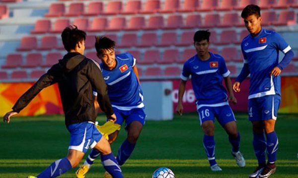 VIDEO: U23 Việt Nam lấy lại tinh thần trong buổi tập 15/1