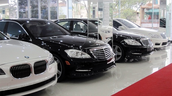 Thực hư chuyện người mua ô tô dưới 7 chỗ phải đóng thêm phí 16 triệu đồng