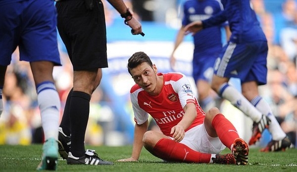 Trụ cột của Arsenal dính chấn thương