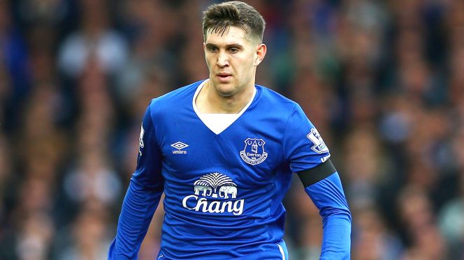 Barca cử trinh sát xem giò John Stones