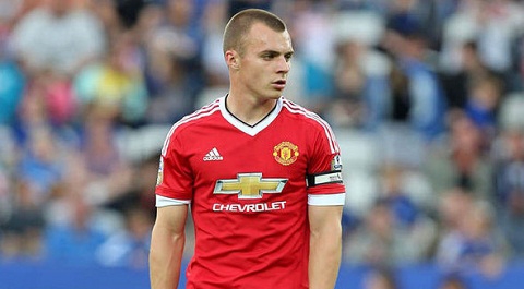 Man Utd chính thức chia tay tiền vệ trẻ