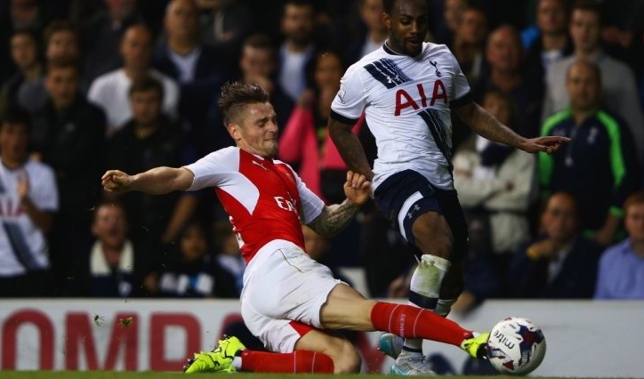 Chính thức: Debuchy chia tay Arsenal