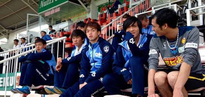Tuấn Anh không đá, Yokohama thua sát nút SHB. Đà Nẵng