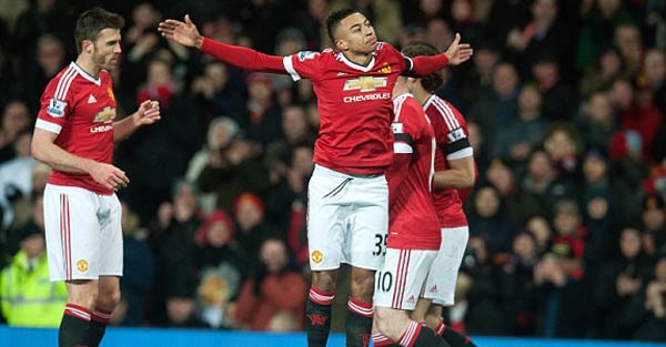 MU 3-0 Stoke City: Quỷ đỏ đòi nợ thành công