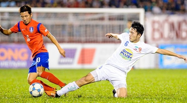 Xuân Trường lên đường cùng khát vọng Park Ji Sung