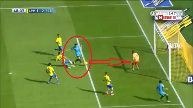 VIDEO: Pha bỏ lỡ đáng tiếc của Suarez khi đối mặt thủ môn Las Palmas