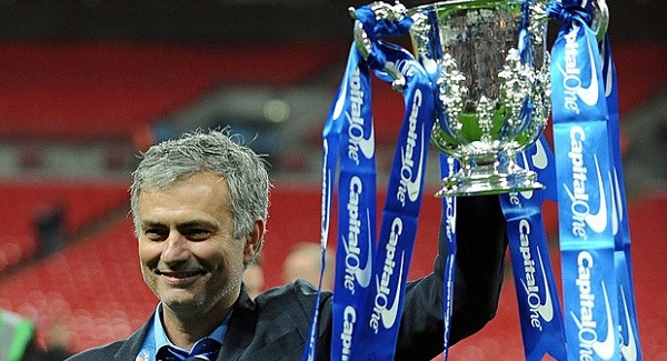 Chelsea bất ngờ tri ân HLV Mourinho