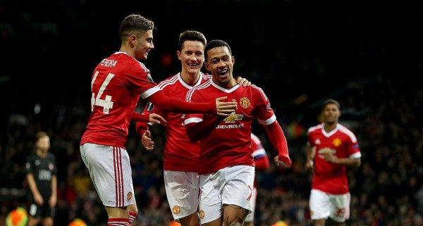 VIDEO: Depay tái hiện khả năng đi bóng và ghi bàn như Robben