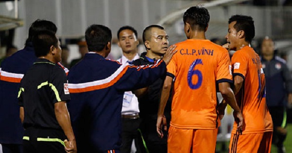 Nhiều HLV không hài lòng về công tác trọng tài tại vòng 2 V-League 2016