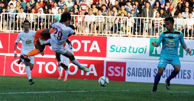 HAGL mất Văn Pho 6 tuần