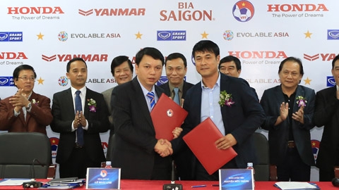 HLV Hữu Thắng chính thức ra mắt ĐT Việt Nam