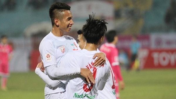 Tổng hợp V-League 8/3: Sao trẻ HAGL lọt vào ĐHTB vòng 3 V-League