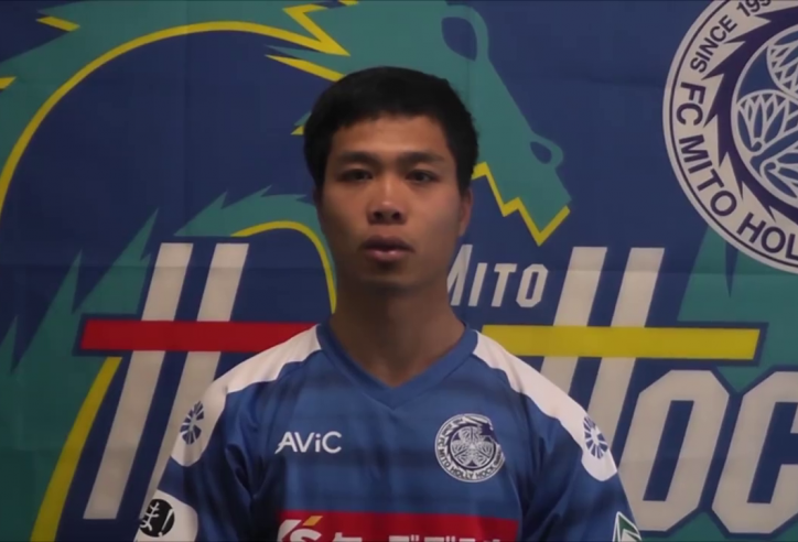 VIDEO: Phát biểu của Công Phượng khi nhận giải cầu thủ được yêu thích nhất 2015