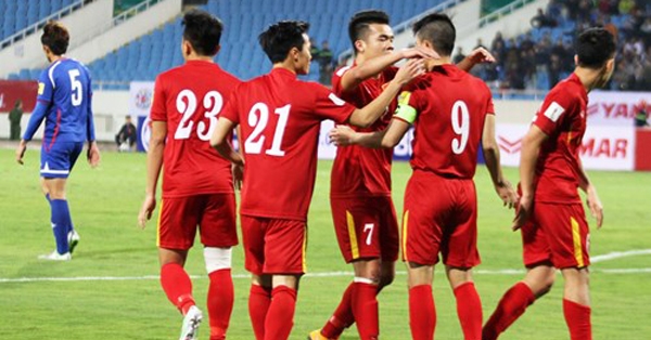 ĐT Việt Nam mặc áo truyền thống đấu với Iraq