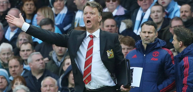 HLV Van Gaal lần đầu thừa nhận khả năng rời Man Utd