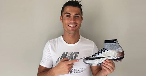 Mỗi status của Ronaldo trên facebook trị giá bao nhiêu?