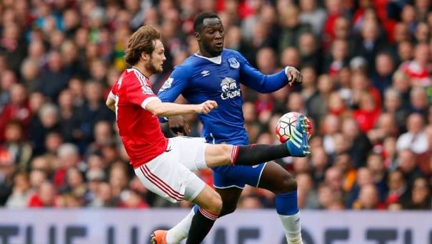 VIDEO: Daley Blind - Mẫu trung vệ đá bóng dùng đầu óc của Man Utd