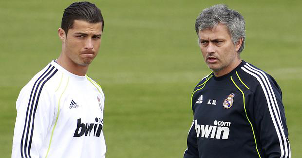 Man Utd phải lựa chọn giữa Mourinho và Ronaldo