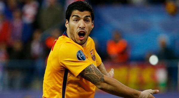 Lại chơi xấu, Luis Suarez vẫn thoát thẻ đỏ ở trận lượt về