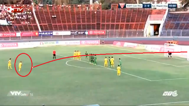 VIDEO: Siêu phẩm sút phạt tuyệt đỉnh của Lê Quốc Phương