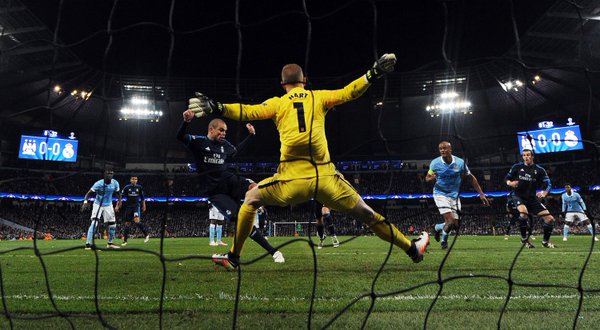 VIDEO: 2 pha cứu thua xuất thần của thủ thành Joe Hart trước Real Madrid