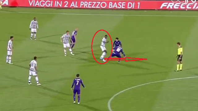 VIDEO: Pogba tinh tế biến 2 cầu thủ đối phương thành gã hề