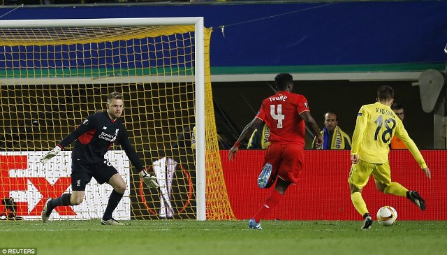 Video bàn thắng: Villarreal 1-0 Liverpool (Bán kết Europa League)