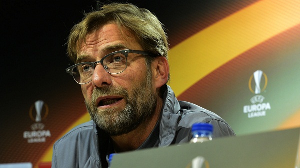 HLV Jurgen Klopp tiếc nuối sau trận thua Villarreal