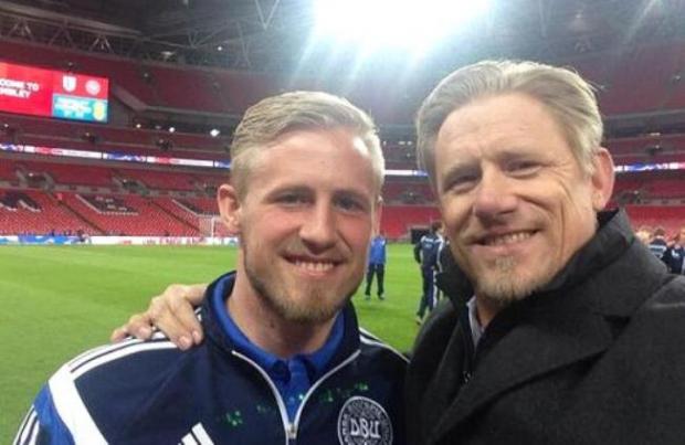 Cha con Peter Schmeichel đi vào lịch sử EPL