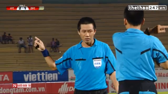 VIDEO: Thêm 2 tình huống thổi pen gây tranh cãi ở vòng 9 V-League