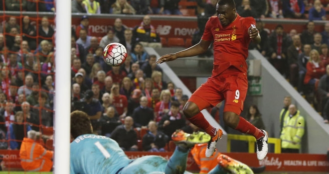 Liverpool và Chelsea cầm chân nhau sau sai  lầm của Begovic