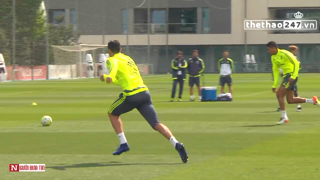 VIDEO: Ronaldo và Bale trổ tài bứt tốc ghi bàn trên sân tập Real