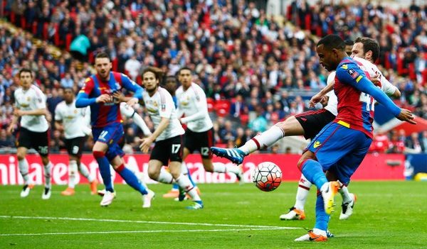 VIDEO: Màn phối hợp ghi bàn đẹp mắt của Crystal Palace vs MU