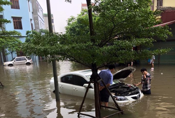 Mùa mưa ôtô bị 'thủy kích' khắc phục thế nào ?