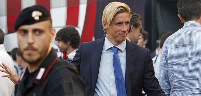 Chùm ảnh: Torres lịch lãm cùng dàn sao Atletico đổ bộ xuống Milan