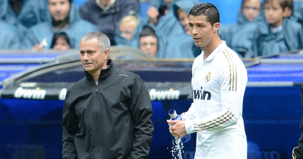 Ronaldo thể hiện tình cảm sâu nặng với Man Utd