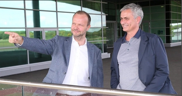 Gặp BLĐ M.U, Mourinho quyết kích nổ ‘bom tấn’ đầu tiên