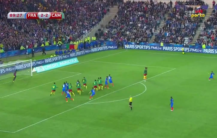 VIDEO: Dimitri Payet trổ tài sút phạt với siêu phẩm vào lưới Cameroon