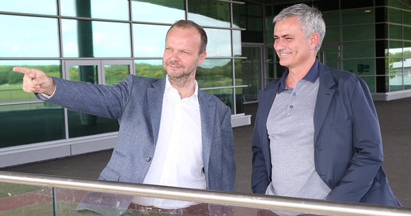 Cầu thủ thứ 2 của MU được Mourinho gia hạn hợp đồng