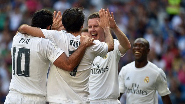 VIDEO: Huyền thoại Real Madrid 3-1 Huyền thoại Ajax Amsterdam