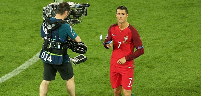 Điểm tin sáng 15/6: CR7 sánh ngang huyền thoại