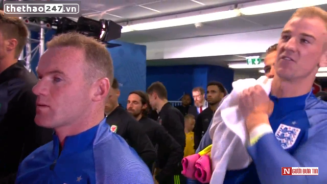 VIDEO: Joe Hart khiêu khích trong đường hầm trước Xứ Wales
