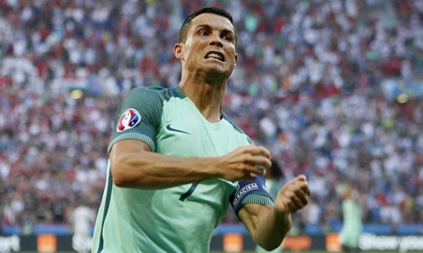 VIDEO: Bàn thắng thứ 2 của Ronaldo vào lưới Hungary