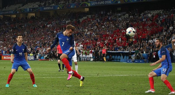 VIDEO: 4 bàn thắng giúp tuyển Pháp đứng đầu bảng A Euro 2016