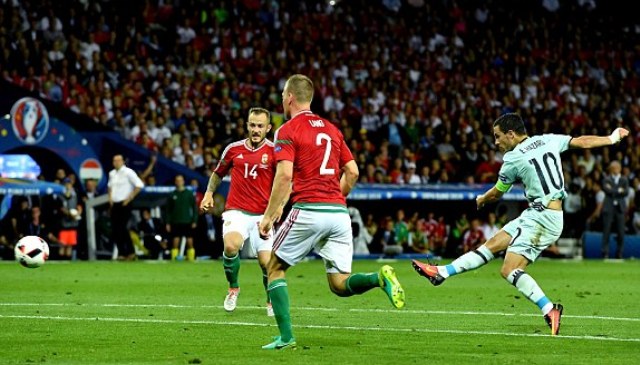 VIDEO: Hazard solo ghi bàn qua 3 cầu thủ Hungary