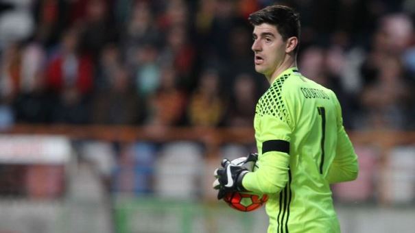 VIDEO: Hành động lạ của thủ thành Courtois ở Euro 2016