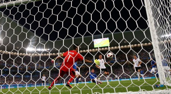 VIDEO: Ozil ghi bàn mở tỷ số (Đức 1-0 Italia)
