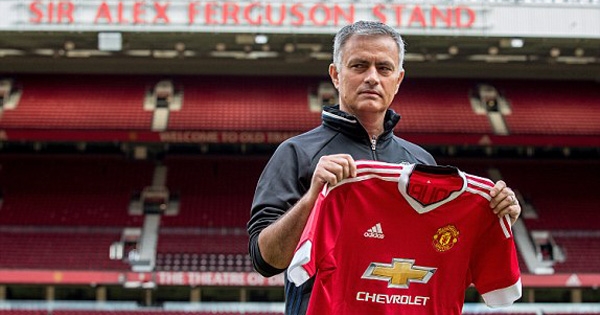 HLV Mourinho xác nhận mục tiêu chuyển nhượng của MU