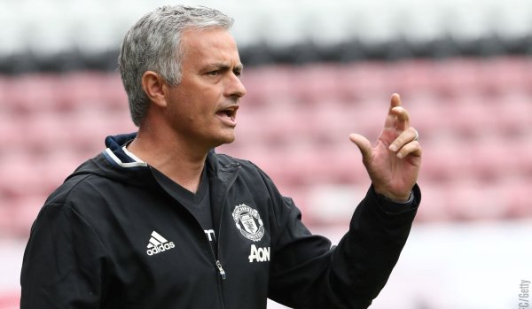 VIDEO: Trận đầu tiên của HLV Mourinho trên băng ghế chỉ đạo MU